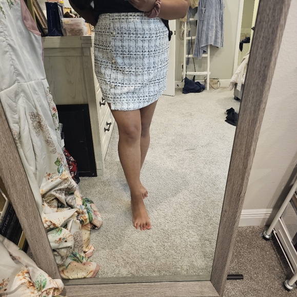 Plaid Print Cropped Mini Skirt with Pearl Embellishments - Picture 7 of 7